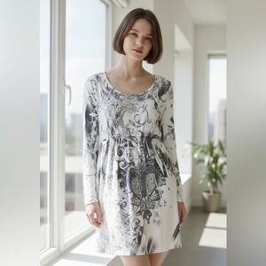 Rosebud White & Gray Lace Back Long Sleeve Dress